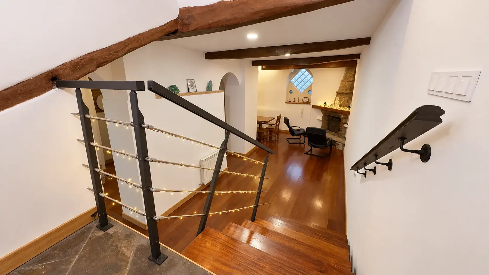 Escaleras de acceso al salón